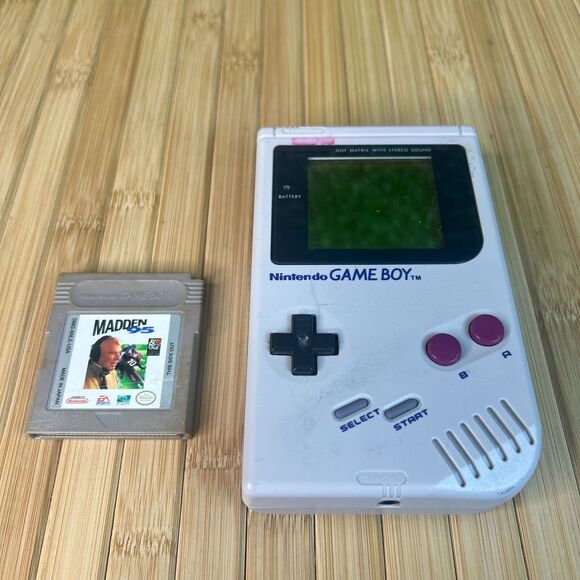 Nintendo GameBoy DMG-01 Handheld Console With Madden 95 Game New Screen Cover - Picture 1 of 11